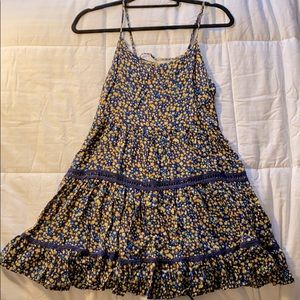 flowy floral spagetti strap dress